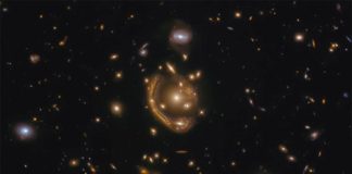 El Hubble captura un anillo de Einstein, bautizado como Anillo Fundido El Hubble captura un anillo de Einstein: el Anillo Fundido