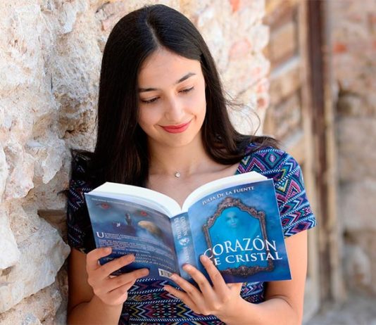 «Espinas en la nieve» de Julia de la Fuente a la venta en Ediciones Kiwi Julia de la Fuente