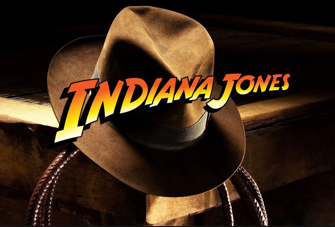 Indiana Jones guarda el sombrero y el látigo