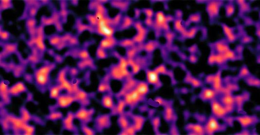 Detectan un halo extendido de materia oscura alrededor de una antigua galaxia enana Mapa de materia oscura de la región de estudio KiDS (región G12)