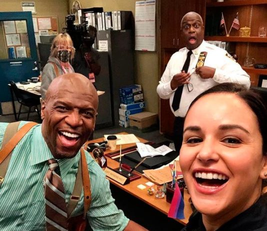 Melissa Fumero muestra el inicio de producción de Brooklyn Nine-Nine T8 Brooklyn Nine-Nine T8