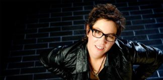 Lisa Cholodenko, directora de la serie The Girl from Plainville, protagonizada por Elle Fanning Lisa Cholodenko, directora en The Girl from Plainville