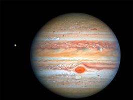 Experimentos validan la posibilidad de lluvia de helio dentro de Júpiter y Saturno Júpiter y Europa, fotografía tomada por el Telescopio Espacial Hubble de la NASA y la ESA