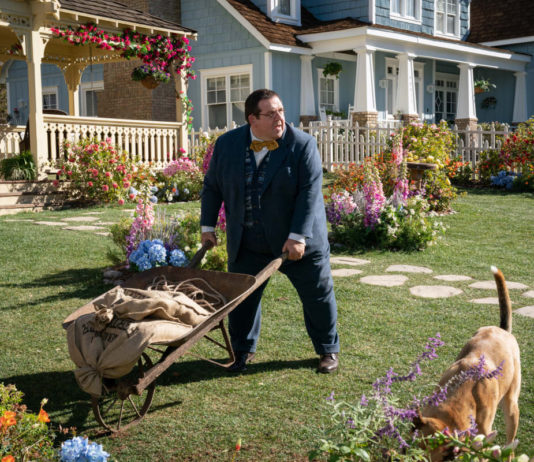 «¿Por qué matan las mujeres?», todo el mundo es inocente hasta que aparece la pala Imagen promocional de "Por qué matan las mujeres", segunda temporada. | Fuente: Nicole Wilder ©2021 Paramount+