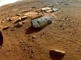 Las rocas de Marte recolectadas por Perseverance impulsan la posibilidad de vida antigua en el planeta rojo Los dos agujeros son visibles en la roca de Marte, apodada "Rochette", de la cual el rover Perseverance de la NASA obtuvo sus primeras muestras de núcleo de roca