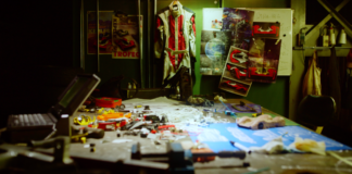 Carreras y triángulos amoros llegan con Red Goes Faster