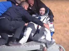 Los rusos regresan a la Tierra después de rodar la primera película en el espacio Regreso de Yulia Peresild, tras rodar la primera película en el espacio