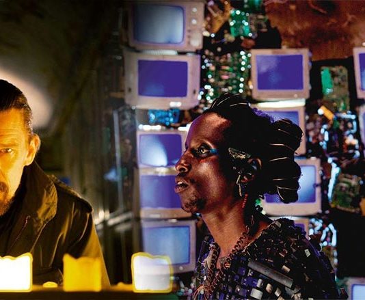 «Zeros and ones» y «Neptune Frost» (FICX 2021): Paranoia e incertidumbre; onírica y metafórica Zeros and ones y Neptune Frost