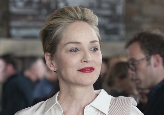 Sharon Stone será un personaje recurrente en la T2 de La asistente de vuelo Sharon Stone