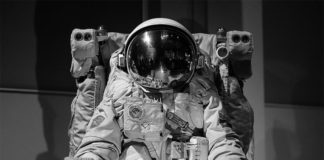 Los cerebros de los astronautas se «reconectan» para adaptarse a misiones espaciales a largo plazo, según un estudio Traje para astronautas