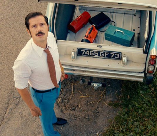 OVNIS: Excesiva sátira francesa que esconde un alegato a la inteligencia OVNIS (Filmin)