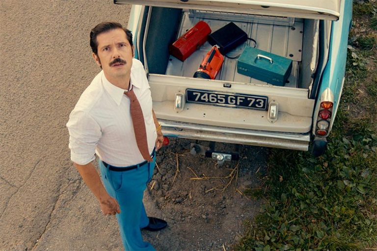 OVNIS: Excesiva sátira francesa que esconde un alegato a la inteligencia OVNIS (Filmin)