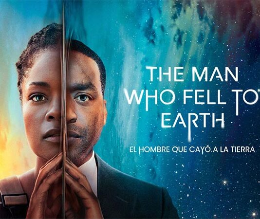 El hombre que cayó a la tierra (Movistar +): Revisando un clásico de la CiFi El hombre que cayó a la tierra (2022)