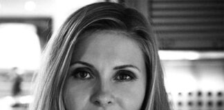 «El verano en que mi madre tuvo los ojos verdes», de Tatiana Țîbuleac: Sobre la fulgurante rabia y la resiliencia Tatiana Țîbuleac, autora de El verano en que mi madre tuvo los ojos verdes