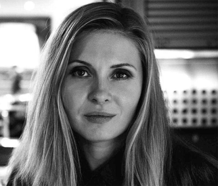 Tatiana Țîbuleac, autora de El verano en que mi madre tuvo los ojos verdes