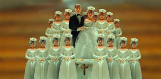 Sé dócil: Reza y obedece (Netflix): Docuserie que encoleriza sobre el fundamentalismo religioso Sé dócil: Reza y obedece