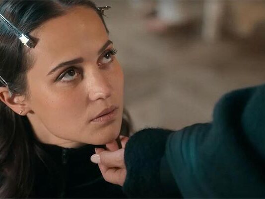 Irma Vep (HBO Max): Insubstancial ejercicio de metacine Irma Vep (HBO Max)