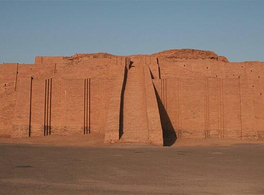 La historia empieza en Sumer, de Samuel Noah Kramer: Qué poco hemos cambiado en 5000 años… Zigurat de Ur (Sumer)