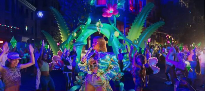 Pass the Spark, los Sims