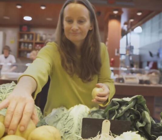 “¡Es la microbiota, idiota!”, de Sari Arponen: Completo y ameno manual para mejorar nuestra salud y nutrición La doctora Sari Arponen