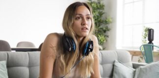 La rentabilidad del sector estético: Por qué la bioestimulación es la inversión más segura para clínicas en 2026 mujeres jugadoras de videojuegos