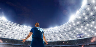 Deporte y Cultura en Chile Jugador de fútbol en estadio celebra un gol