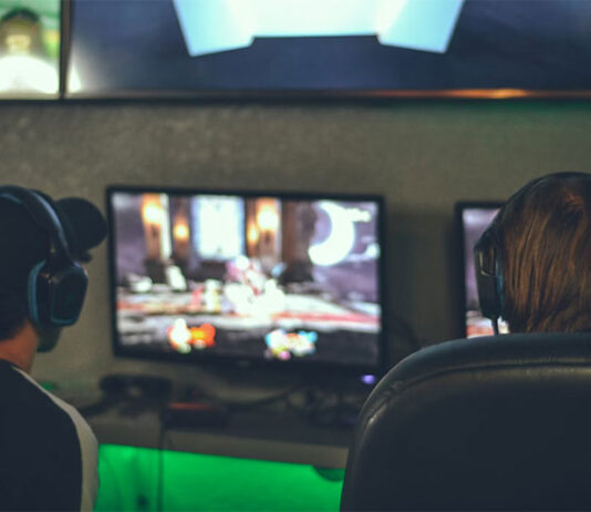De los Píxeles a los Pagos: Cómo los eSports en Asia Convirtieron los Videojuegos en un Campo de Apuestas Millonario eSports