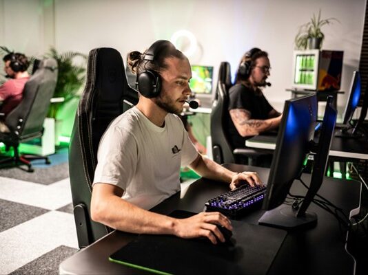 El auge de las apuestas en esports en Chile: de LoL a Valorant y más