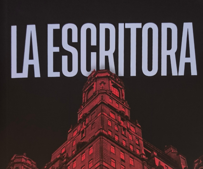 La escritora_destacada Portada de "La escritora de J.D. Barker y James Paterson. Editada por RBA |Fuente: Fantasymundo.com