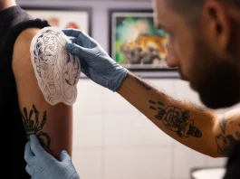 El tatuaje en España en 2026: auge, exigencia y la clave que marca quién consigue vivir de ello