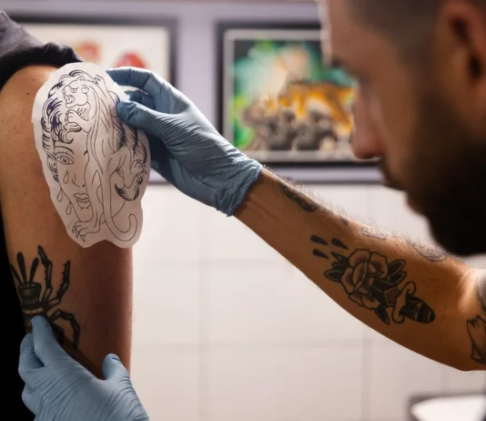 El tatuaje en España en 2026: auge, exigencia y la clave que marca quién consigue vivir de ello