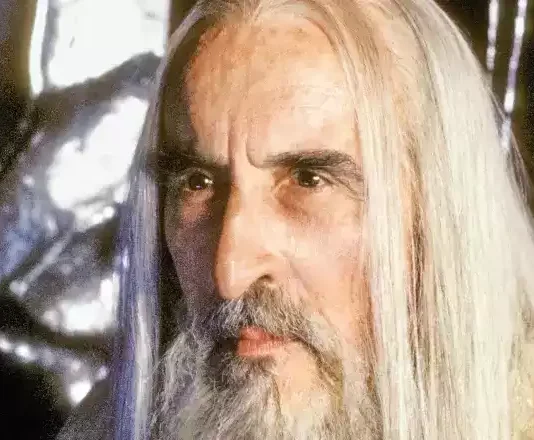 Christopher Lee compartió una cerveza con Tolkien saruman el señor de los anillos